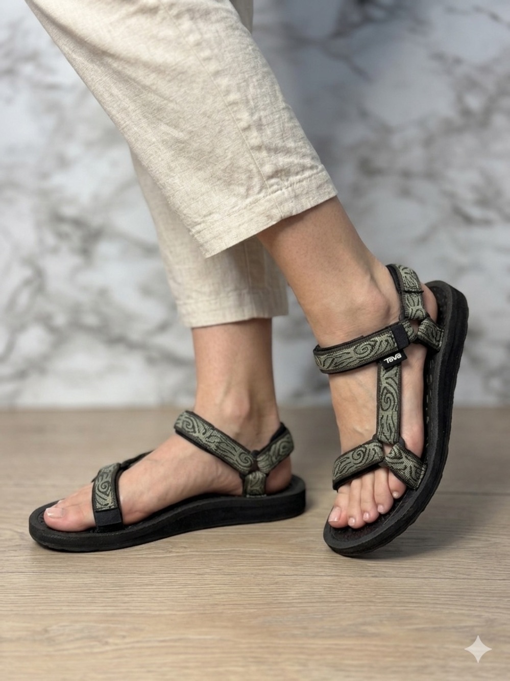 Teva Sport Sandal Black Green swirl pattern Women Outdoor Hiking Strappy size 9